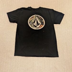 🛍️4 For $15🛍️Volcom Black Graphic T-Shirt